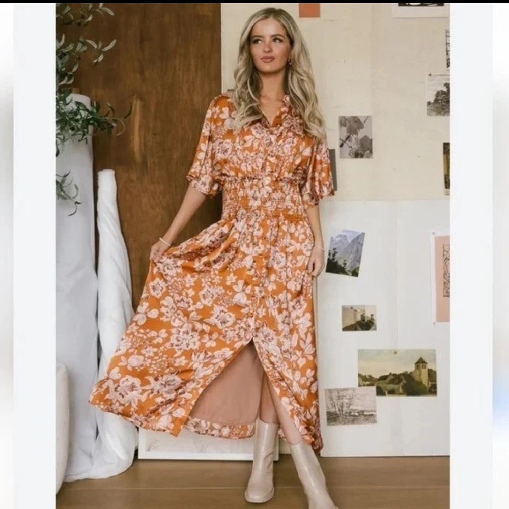BOHME Women Jaslyn Floral
Smocked Waist Flutter
Sleeve Midi Dress size Medium
